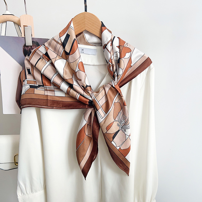 Nouveau Foulard Carré en Soie  - Face Scarf Mask avis et prix