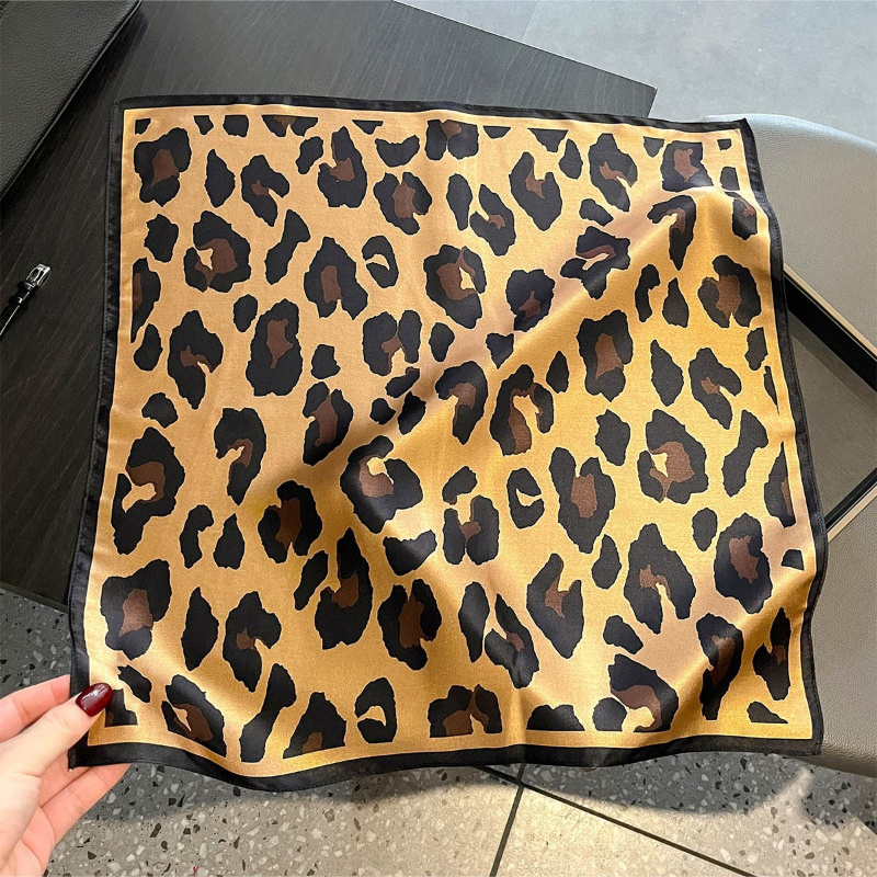 Foulard carré 100% soie imprim - Face Scarf Mask avis et prix